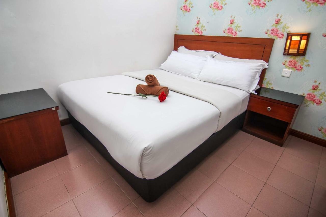 Rose Cottage Hotel Taman Daya Johor Bahru Extérieur photo