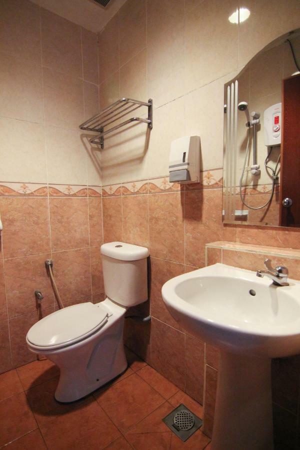 Rose Cottage Hotel Taman Daya Johor Bahru Extérieur photo